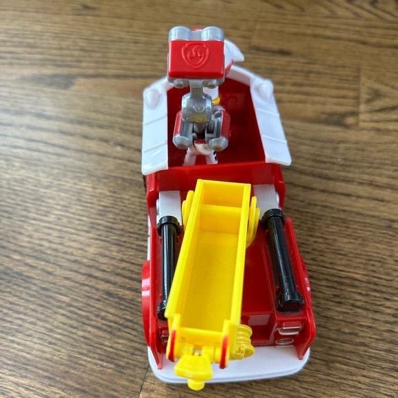 Paw Patrol Marshall with Fire Truck - Picture 7 of 8